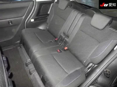 Mitsubishi DELICA D2  с аукциона в Японии