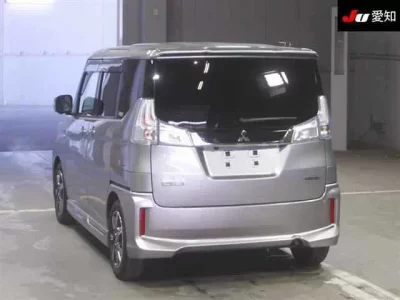 Mitsubishi DELICA D2  с аукциона в Японии