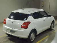 Suzuki SWIFT лот № 2011 оценка 4  с аукциона в Японии 1