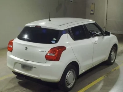 Suzuki SWIFT  с аукциона в Японии