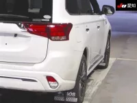 Mitsubishi OUTLANDER PHEV лот № 71282 оценка 4  с аукциона в Японии 7