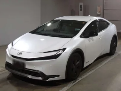 Toyota PRIUS  с аукциона в Японии