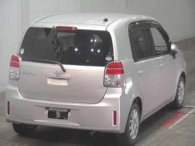 Toyota SPADE  с аукциона в Японии