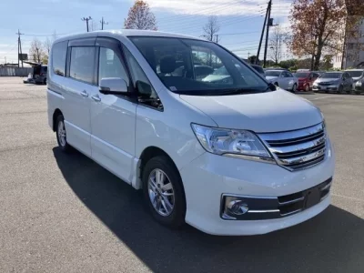 Nissan SERENA  с аукциона в Японии