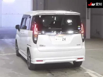 Mitsubishi DELICA D2  с аукциона в Японии