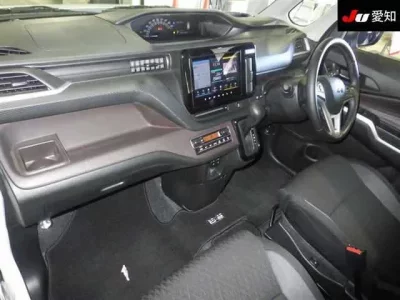 Mitsubishi DELICA D2  с аукциона в Японии
