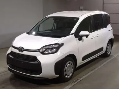 Toyota SIENTA  с аукциона в Японии