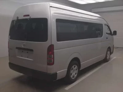 Toyota HIACE  с аукциона в Японии