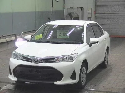 Toyota COROLLA AXIO  с аукциона в Японии