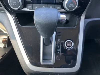 Nissan SERENA  с аукциона в Японии