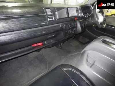 Toyota HIACE  с аукциона в Японии