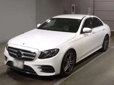 Mercedes-Benz E CLASS  с аукциона в Японии