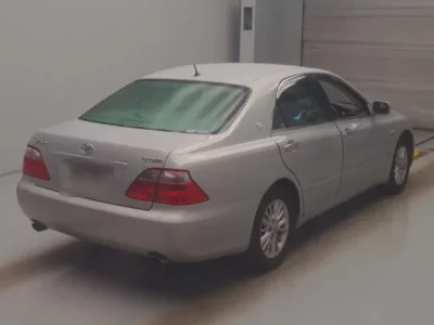 Toyota CROWN  с аукциона в Японии
