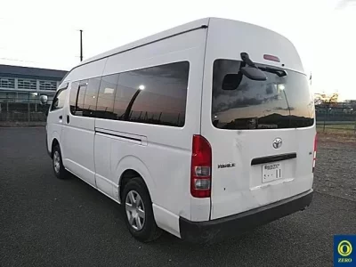 Toyota HIACE  с аукциона в Японии