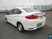 Honda GRACE лот № 59 оценка 4  с аукциона в Японии 2