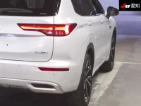 Mitsubishi OUTLANDER PHEV лот № 71317 оценка 5  с аукциона в Японии 7