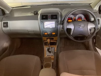 Toyota COROLLA AXIO  с аукциона в Японии