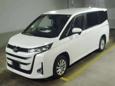 Toyota NOAH  с аукциона в Японии