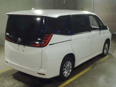 Toyota NOAH  с аукциона в Японии