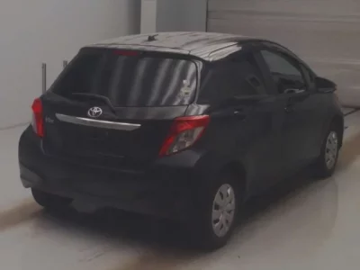 Toyota VITZ  с аукциона в Японии