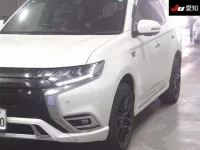 Mitsubishi OUTLANDER PHEV лот № 71338 оценка 3.5  с аукциона в Японии 6