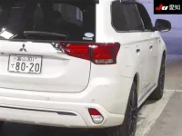 Mitsubishi OUTLANDER PHEV лот № 71338 оценка 3.5  с аукциона в Японии 7