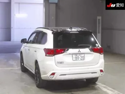 Mitsubishi OUTLANDER PHEV  с аукциона в Японии