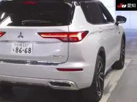 Mitsubishi OUTLANDER PHEV лот № 71339 оценка 4.5  с аукциона в Японии 7