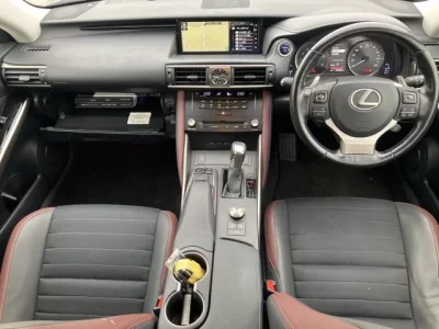 Lexus IS