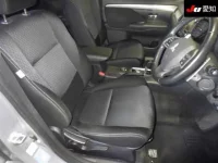 Mitsubishi OUTLANDER лот № 71357 оценка 3.5  с аукциона в Японии 5
