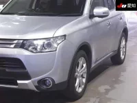 Mitsubishi OUTLANDER лот № 71357 оценка 3.5  с аукциона в Японии 6