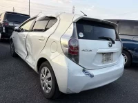 Toyota AQUA лот № 2204 оценка 0  с аукциона в Японии 1