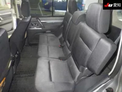 Mitsubishi PAJERO  с аукциона в Японии