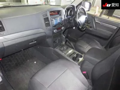 Mitsubishi PAJERO  с аукциона в Японии