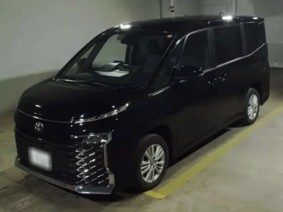 Toyota VOXY  с аукциона в Японии