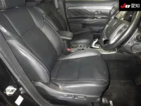 Mitsubishi OUTLANDER PHEV лот № 71370 оценка 4.5  с аукциона в Японии 5