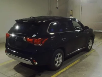 Mitsubishi OUTLANDER PHEV  с аукциона в Японии
