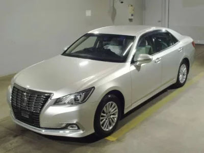 Toyota CROWN  с аукциона в Японии