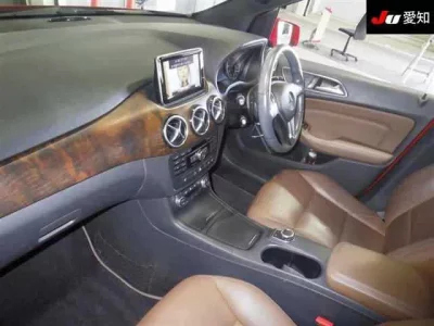 Mercedes-Benz B CLASS