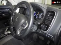 Mitsubishi OUTLANDER PHEV лот № 71377 оценка 4  с аукциона в Японии 4