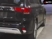 Mitsubishi OUTLANDER PHEV лот № 71377 оценка 4  с аукциона в Японии 7
