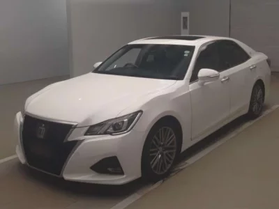 Toyota CROWN  с аукциона в Японии