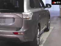 Mitsubishi OUTLANDER PHEV лот № 71379 оценка 3.5  с аукциона в Японии 7