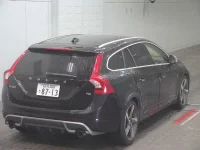 Volvo V60 лот № 32 оценка 3.5  с аукциона в Японии 3