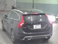 Volvo V60 лот № 32 оценка 3.5  с аукциона в Японии 1