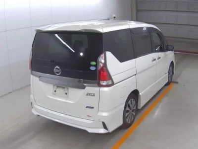 Nissan SERENA  с аукциона в Японии