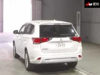 Mitsubishi OUTLANDER PHEV лот № 71396 оценка 4  с аукциона в Японии 1