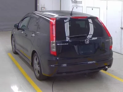 Honda STREAM  с аукциона в Японии