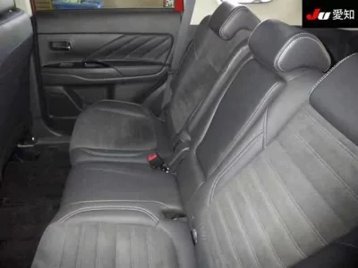 Mitsubishi OUTLANDER PHEV  с аукциона в Японии