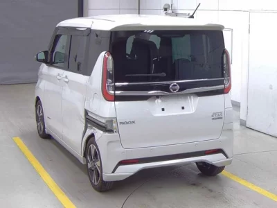 Nissan ROOX  с аукциона в Японии